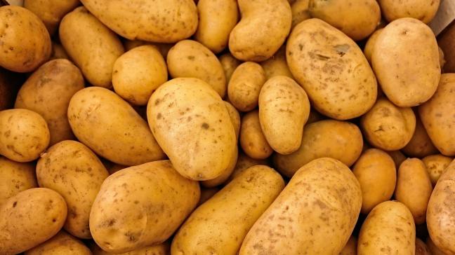 potatoes-411975_1920