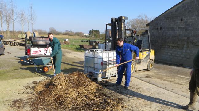 Lors de l’entretien du biofiltre, les substrats à éliminer peuvent être épandus en mélange avec des effluents d’élevage solides ou des composts à raison de 1 m³/ha..