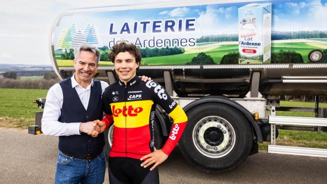 Louis Ska, directeur général accompagné de Arnaud de Lie.