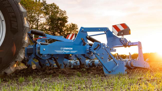 Selon le soc employé, l’Onyx travail de 25 à 40 ou de 40 à 60cm de profondeur.