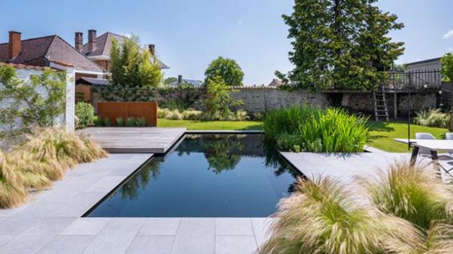Un jardin à vivre de l'intérieur et de l'extérieur par Michaël Frippiat et Nicolas Dumont médaille d’or pour les petits jardins.