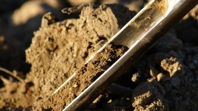 L’agriculteur peut demander  une contre-analyse, à ses frais.