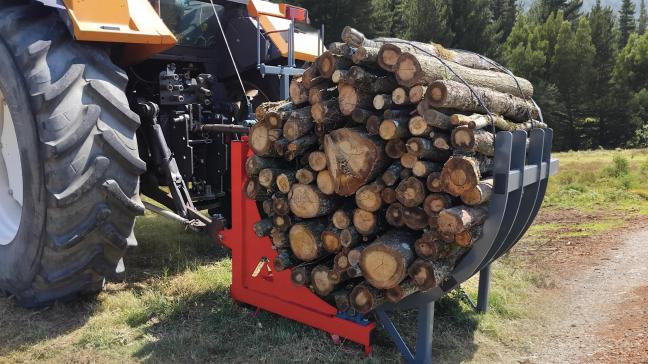 La Jet Pack B se caractérise, notamment, par son bennage dans l’axe du tracteur.