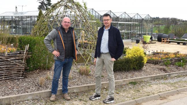 Pour le directeur de l’Epasc Étienne Baijot (à d.) et François Charlier (à g.),  chef de culture, l’essentiel est de former des élèves capables de faire des choix  plutôt que de les subir.