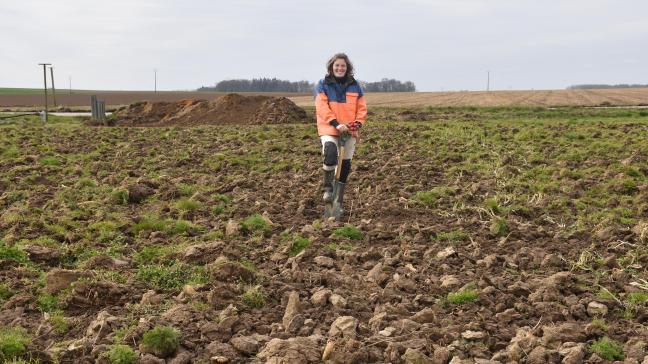 Bioingénieure issue de Gembloux Agro-Bio Tech, Florence Jacques a d’abord acquis les outils  intellectuels nécessaires pour penser les équilibres  du vivant, avant de ressentir le besoin  de s’y confronter concrètement.