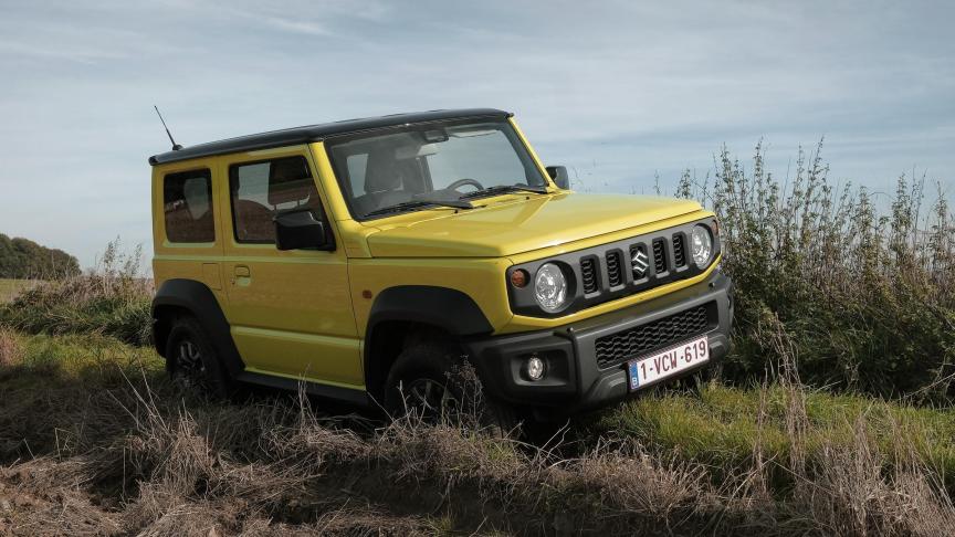 En remettant les traits du Samurai aux goûts du jour, le nouveau Jimny ajoute une touche de séduction à ses capacités intrinsèques intactes.