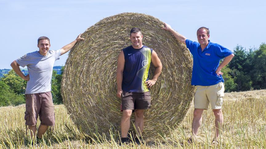 De gauche à droite, Fabien Duprat, Alexis Vallet et Bertrand Duprat, les trois associés ont chacun un rôle bien spécifique au sein de leur groupement agricole d’exploitation en commun: l’élevage et la biométhanisation, l’agriculture de conservation, le photovoltaïque, la commercialisation et les développements futurs.