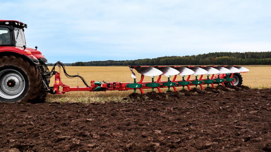 La 6300 S intègre notamment un réglage centralisé des rasettes,  pour faciliter le travail préparatoire de l’agriculteur.