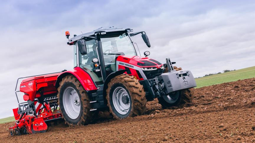 Les tracteurs de la série 5S équipés du Datatronic 5 sont prêts pour l’agriculture  de précision, notamment grâce au guidage automatique MG Guide,  au contrôle de section MF et à la commande de taux MF.