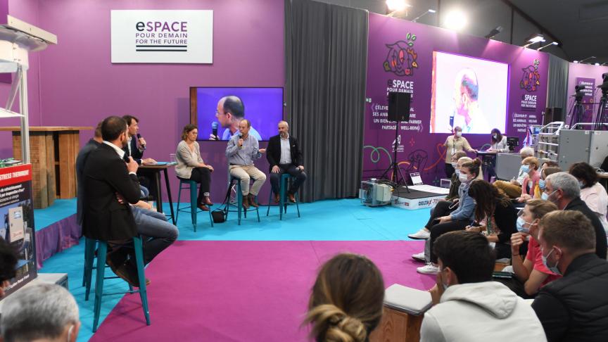 L’espace pour demain qui avait pour thématique le bien-être animal et celui de l’éleveur a permis de nombreux échanges entre professionnels du secteur.
