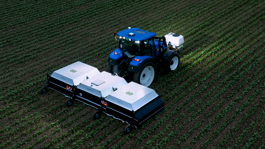 Ara embarque un système de détection, basé sur des capteurs optiques et l’intelligence artificielle, permettant de détecter les adventices afin de les cibler avec des herbicides en n’ouvrant que les buses nécessaires.