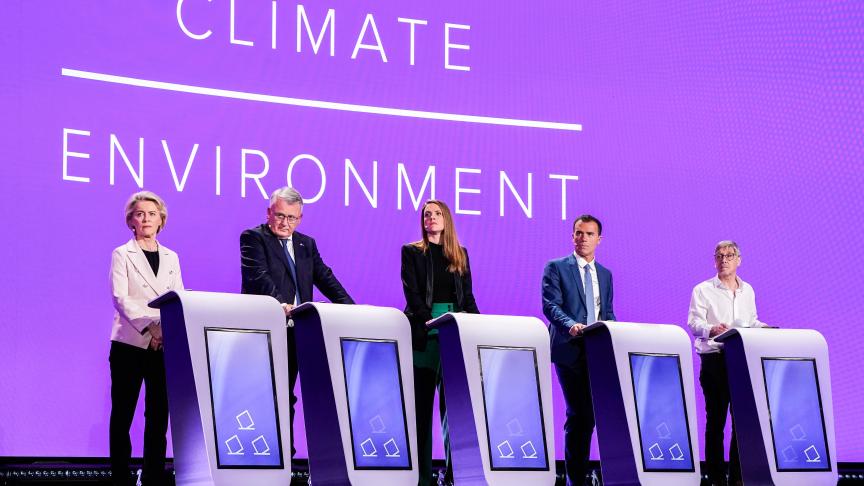 Les cinq candidats à la présidence de la commission. De gauche à droite :  Ursula von der Leyen, Nicolas Schmit, Terry Reintke, Sandro Gozi et  Walter Baier.