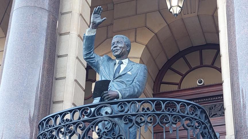 La libération de Nelson Mandela, le 11 février 1990, marqua la naissance d’une Afrique du Sud démocratique.