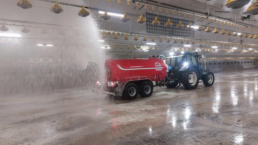 Le nettoyage est réalisé en fonction de la quantité d’eau utilisée, plutôt que par haute pression.