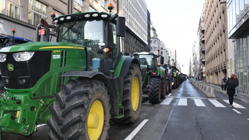 Les opposants à l’accord dénoncent une manœuvre de la commission pour acheter le silence des agriculteurs, à travers un fond de compensation pour les agriculteurs.