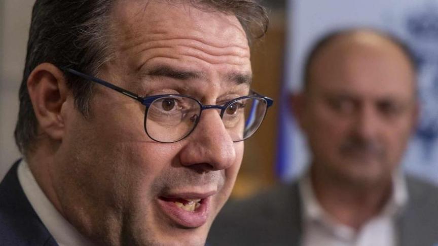 Fin octobre, le ministre avait décidé de rendre la vaccination obligatoire en 2025 pour les cheptels bovins et ovins. Mais le coût des vaccins restera à charge des éleveurs.