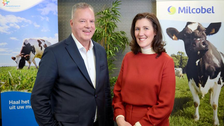 Les projets de fusion ont été annoncés par Sybren Attema, de FrieslandCampina (à gauche), et Betty Eeckhaut, de Milcobel.
