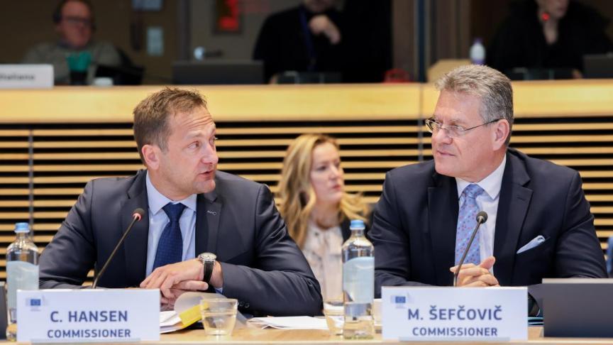 La commission sait que les chiffres, à eux seuls, ne suffisent plus. Elle assume désormais un changement de ton sur la question réglementaire. Sera-ce suffisant ?