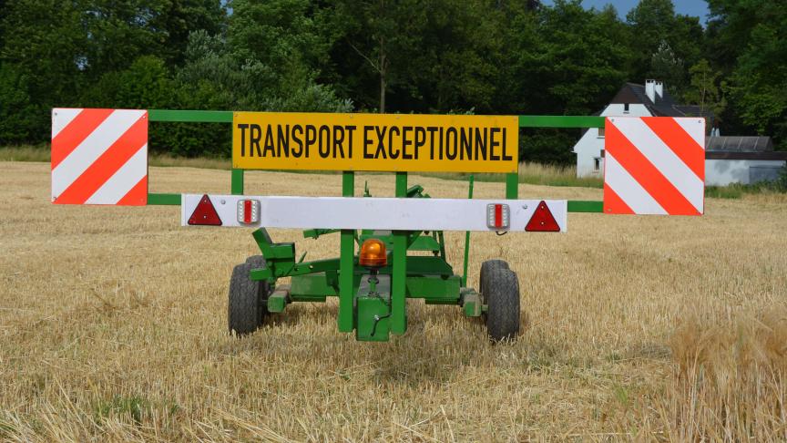 Divers acteurs du monde agricole ont, notamment,  été consultés avant de remodifier les règles  relatives au transport exceptionnel.